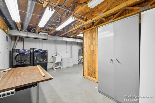 $229,900 | 7523 Boulder Bluff Drive, Unit 82, Jenison, MI 49428