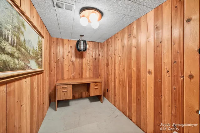 $229,900 | 7523 Boulder Bluff Drive, Unit 82, Jenison, MI 49428