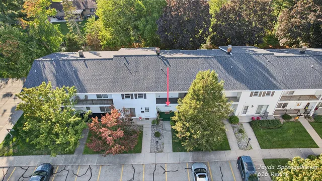 $229,900 | 7523 Boulder Bluff Drive, Unit 82, Jenison, MI 49428