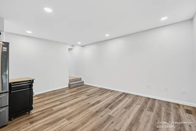 $229,900 | 7523 Boulder Bluff Drive, Unit 82, Jenison, MI 49428