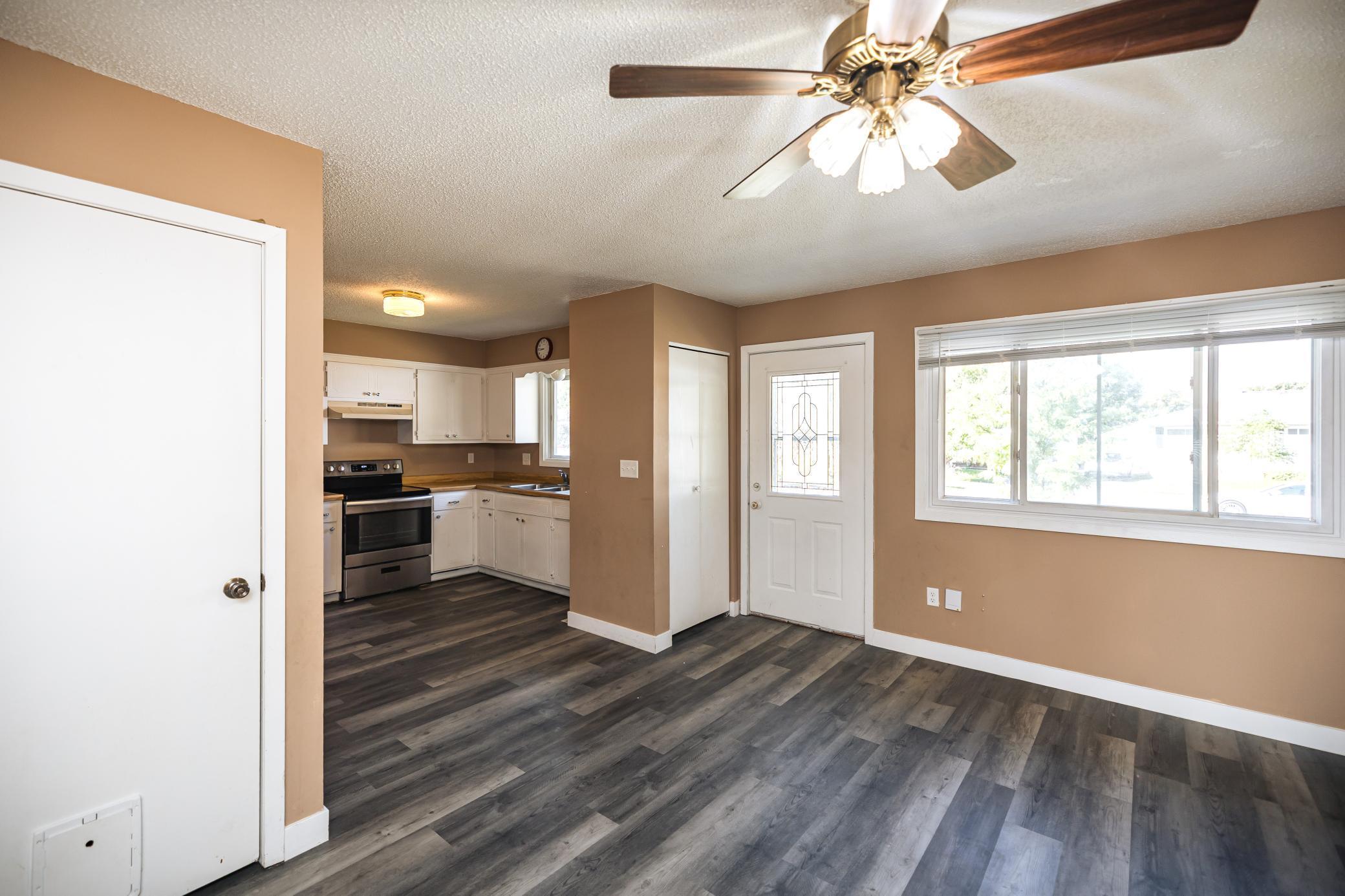 4520 22nd Avenue Northwest Rochester, MN 55901 - Photo 4 of 32