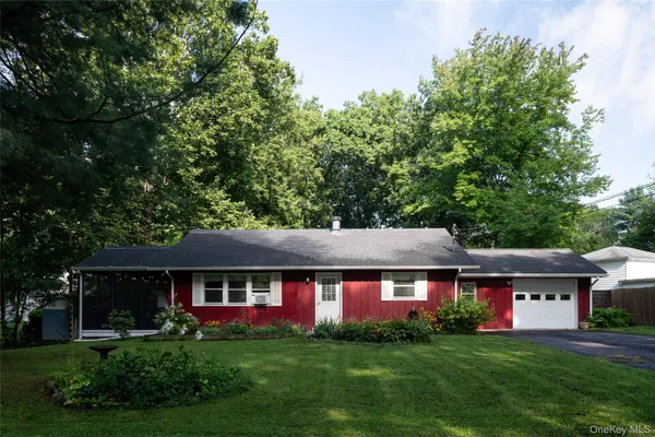$535,000 | 303 Sepasco Lake Road, Rhinebeck, NY 12572