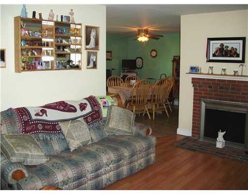 31 Cole Road Biddeford, ME 04005 - Photo 4 of 18 Living Room. Spacious living room...