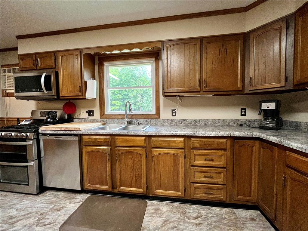 12071 Salter-Colvin Road Butler, NY 14590 - Photo 14 of 43