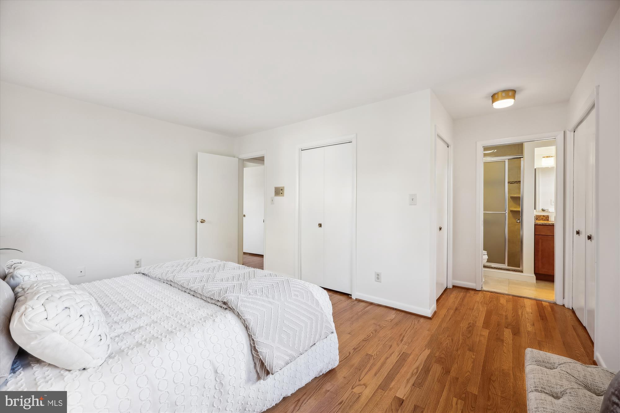 11712 Seven Locks Road Potomac, MD 20854 - Photo 16 of 46 Primary Bedroom