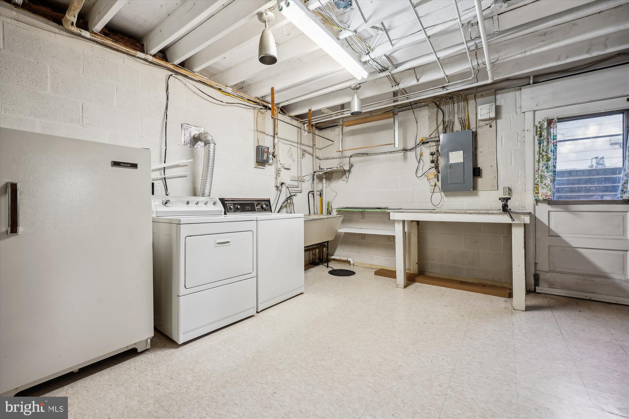 11712 Seven Locks Road Potomac, MD 20854 - Photo 30 of 46 Laundry