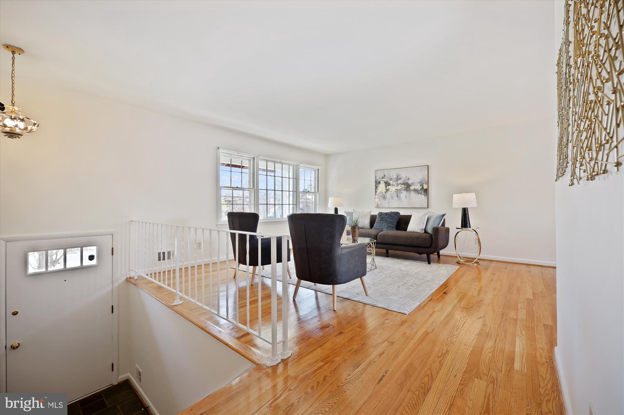 11712 Seven Locks Road Potomac, MD 20854 - Photo 6 of 46 Living Room
