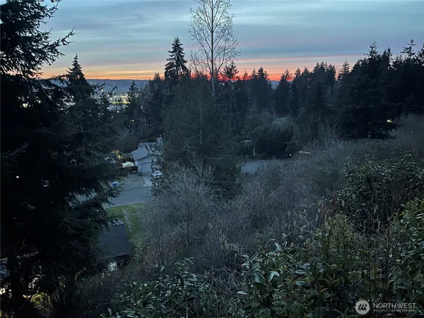 $2,800 | 4422 108th Avenue East, Edgewood, WA 98372