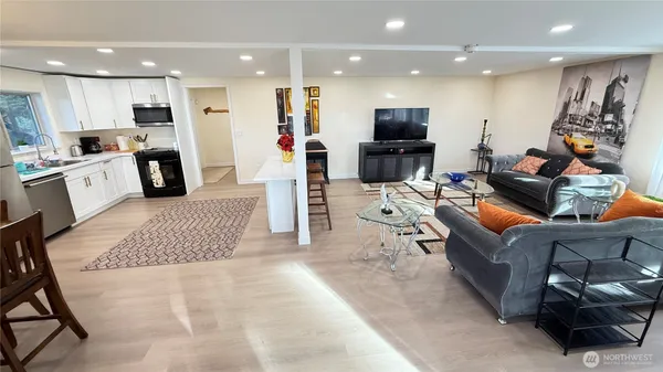 $2,800 | 4422 108th Avenue East, Edgewood, WA 98372