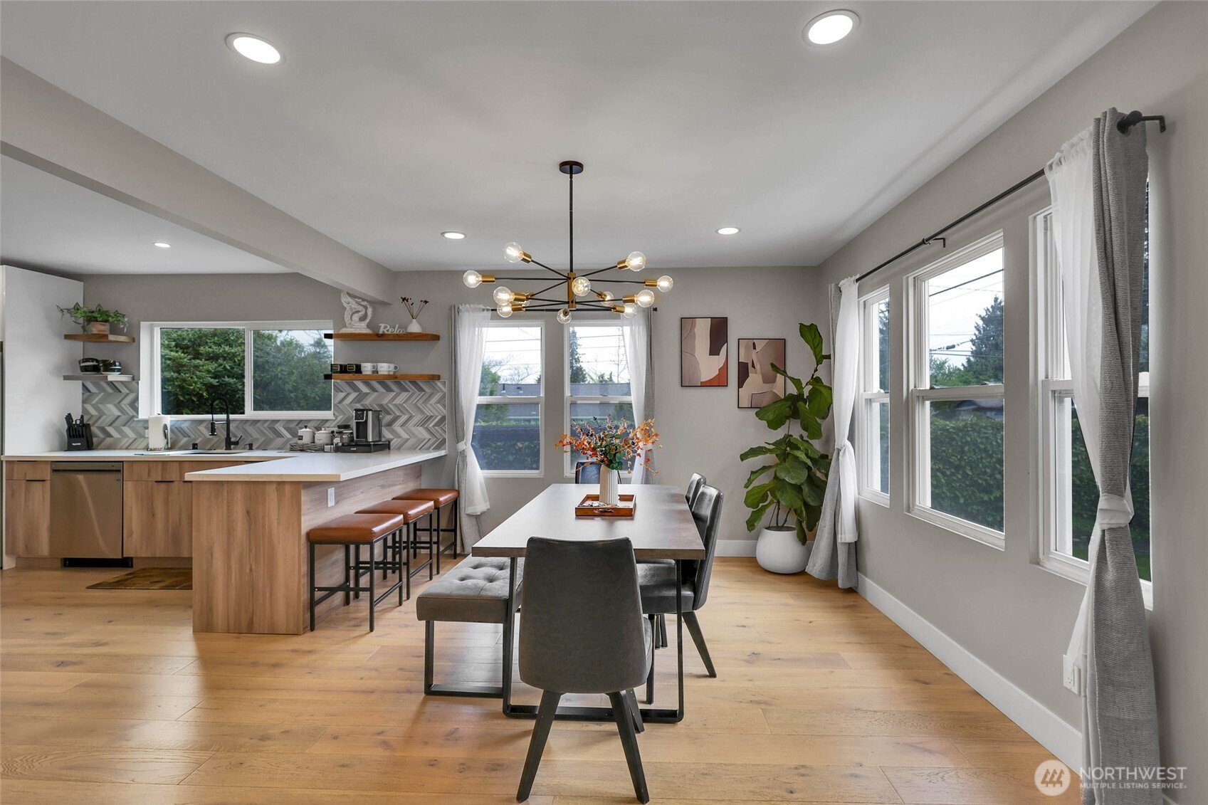 7901 16th Avenue Southwest Seattle, WA 98106 - Photo 5 of 36