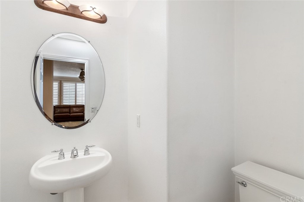 28843 Cloverdale Circle Menifee, CA 92584 - Photo 13 of 40