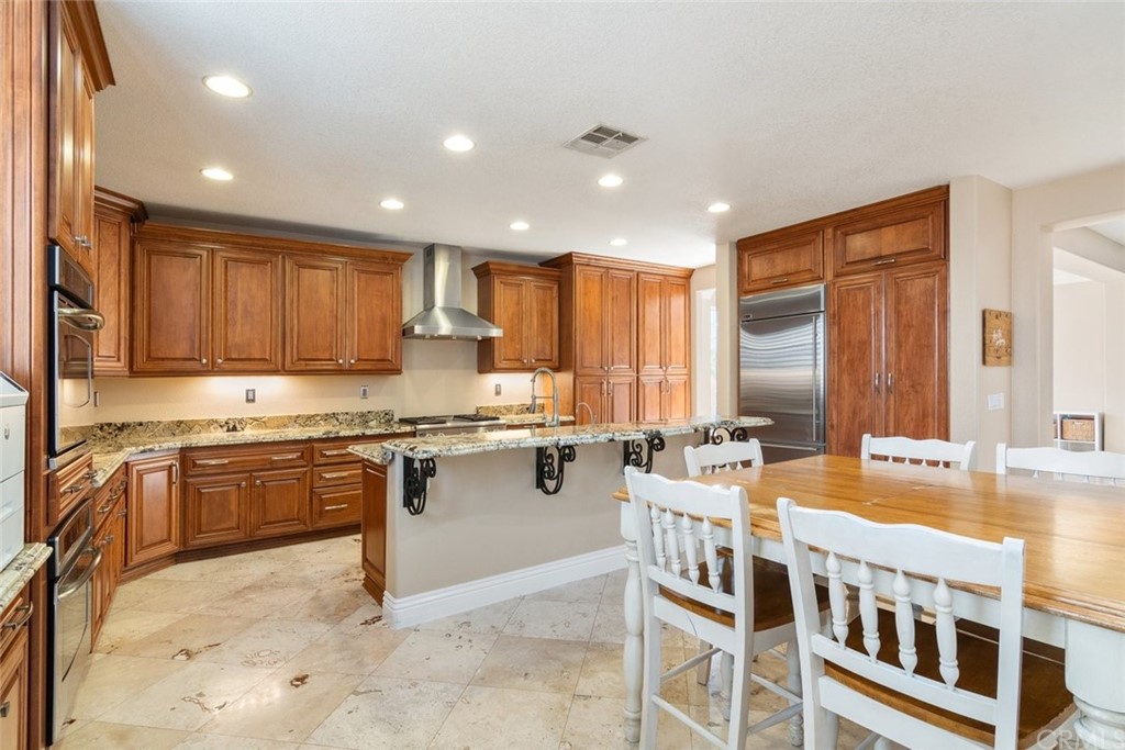 28843 Cloverdale Circle Menifee, CA 92584 - Photo 7 of 40