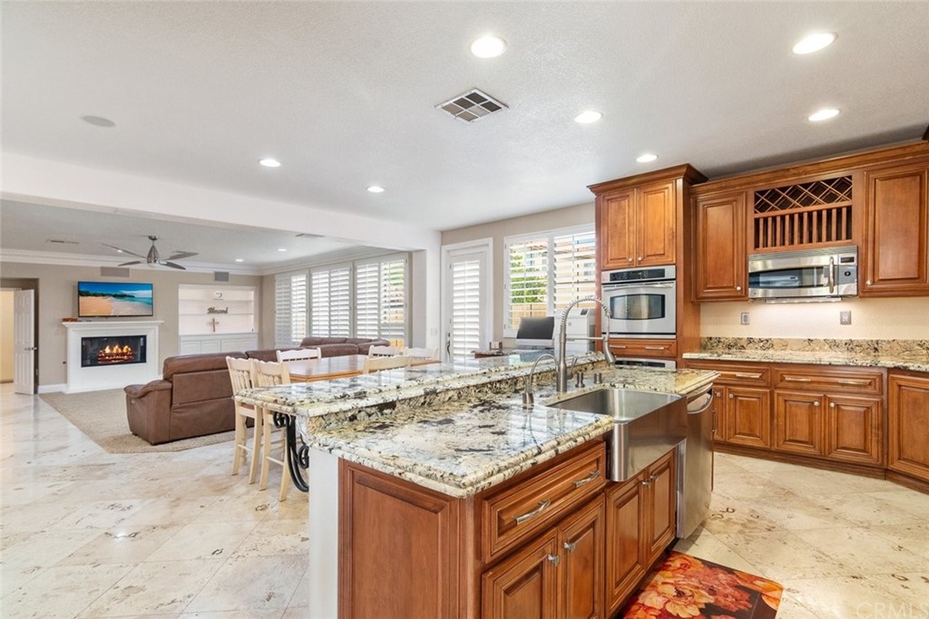 28843 Cloverdale Circle Menifee, CA 92584 - Photo 8 of 40