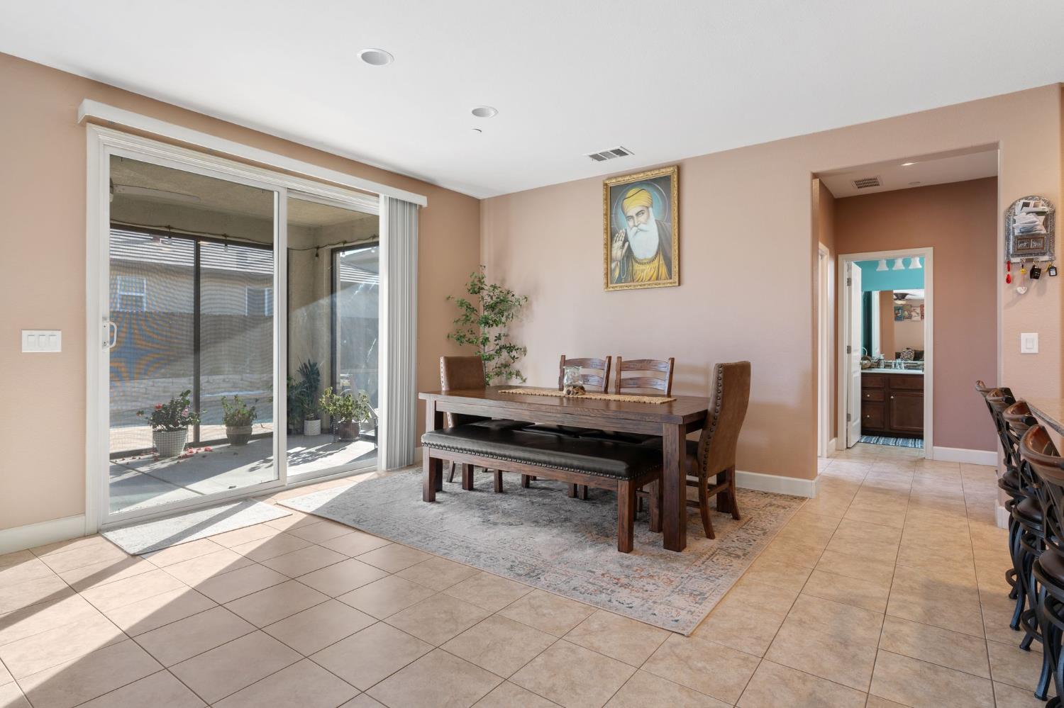 6001 Opera Way Roseville, CA 95747 - Photo 11 of 61