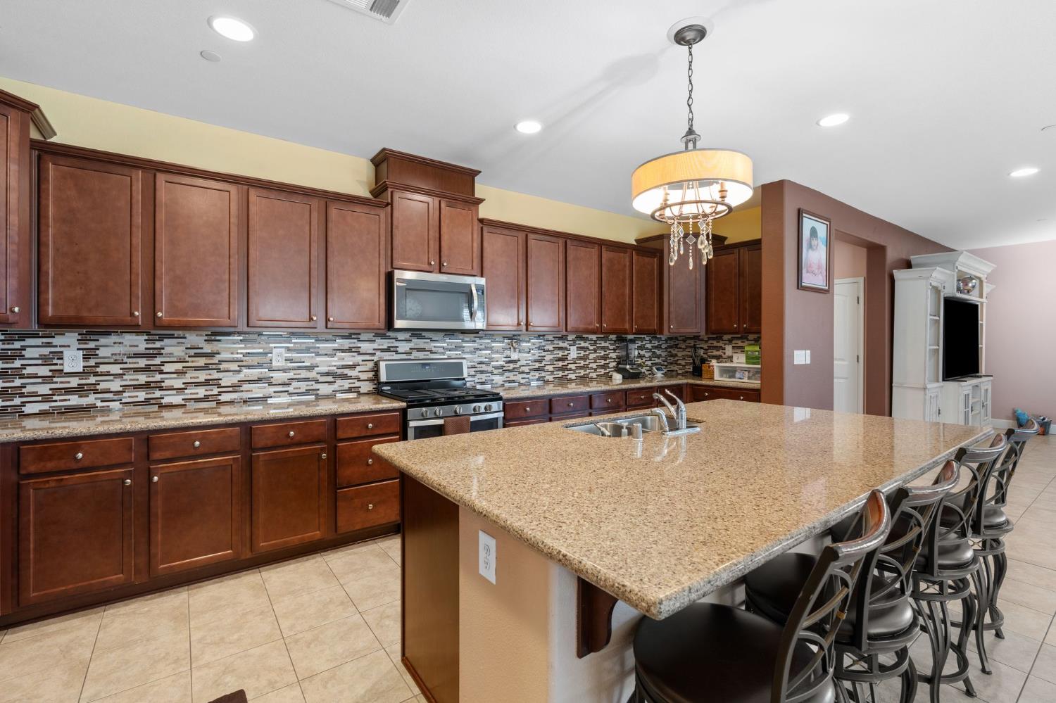 6001 Opera Way Roseville, CA 95747 - Photo 14 of 61