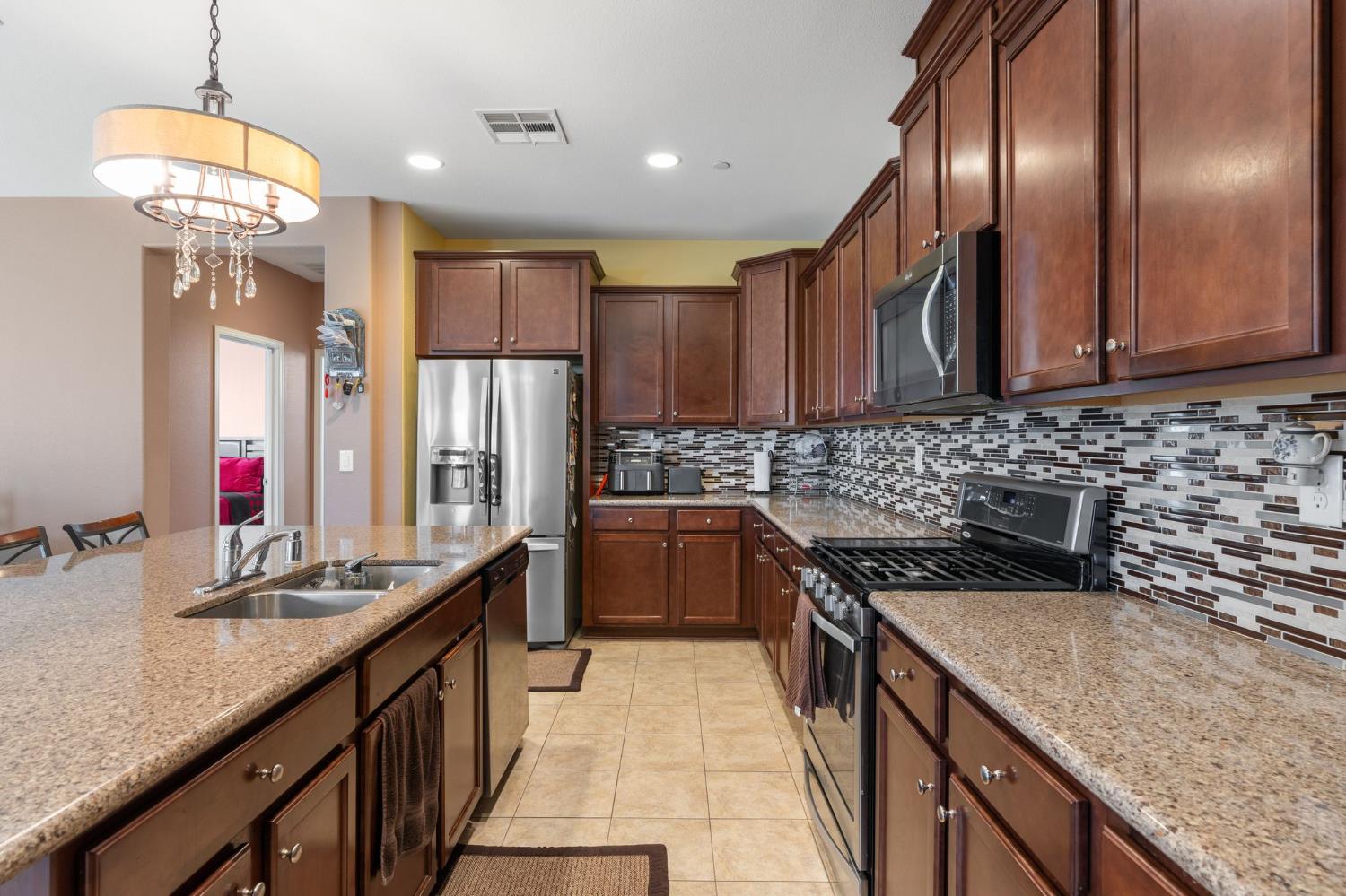 6001 Opera Way Roseville, CA 95747 - Photo 15 of 61