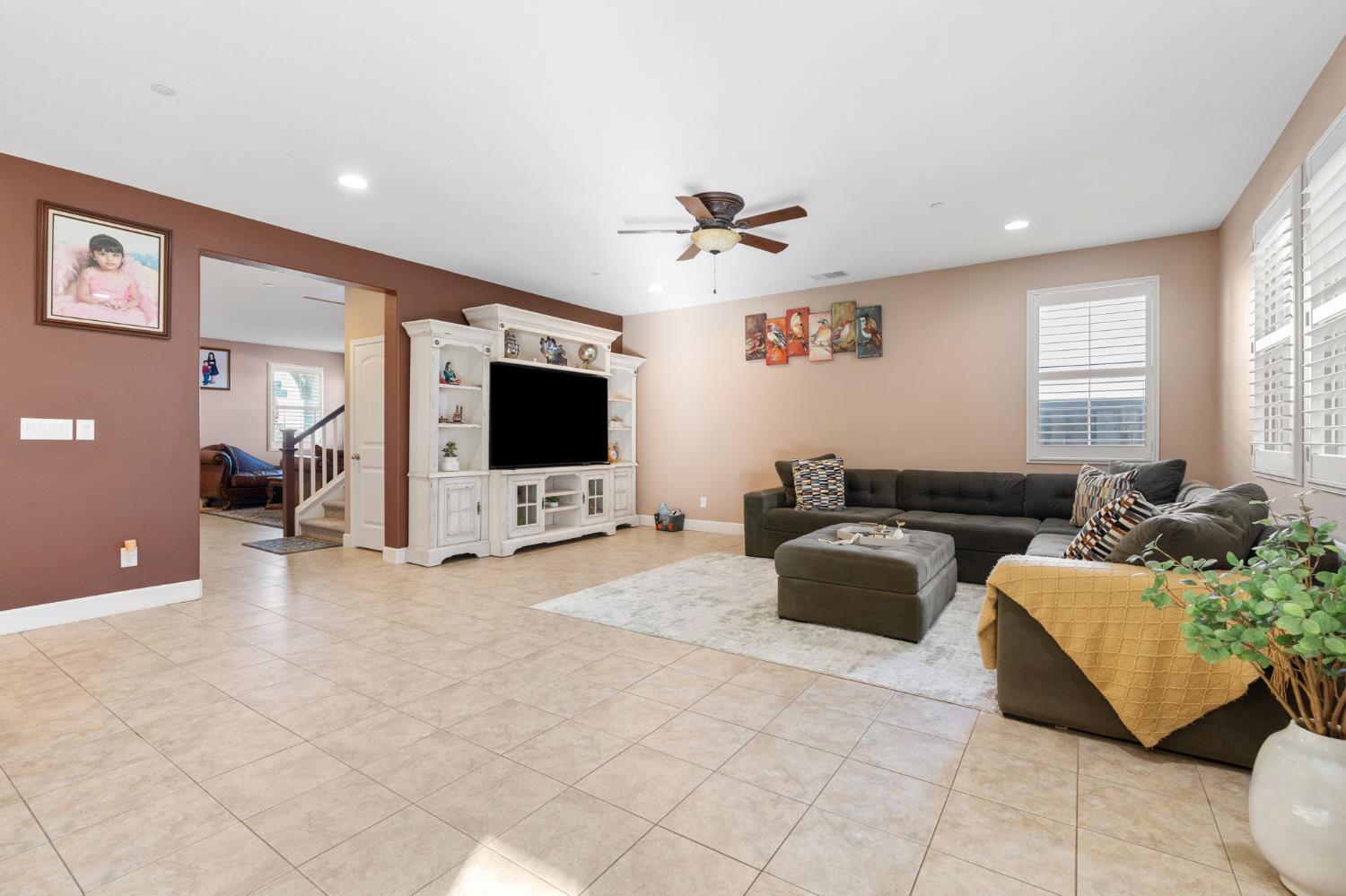 6001 Opera Way Roseville, CA 95747 - Photo 8 of 61