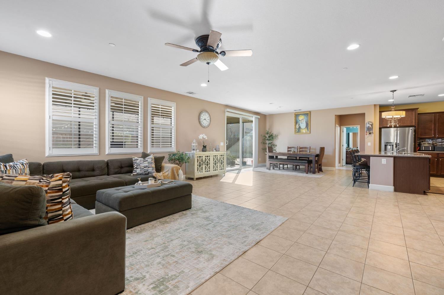 6001 Opera Way Roseville, CA 95747 - Photo 10 of 61