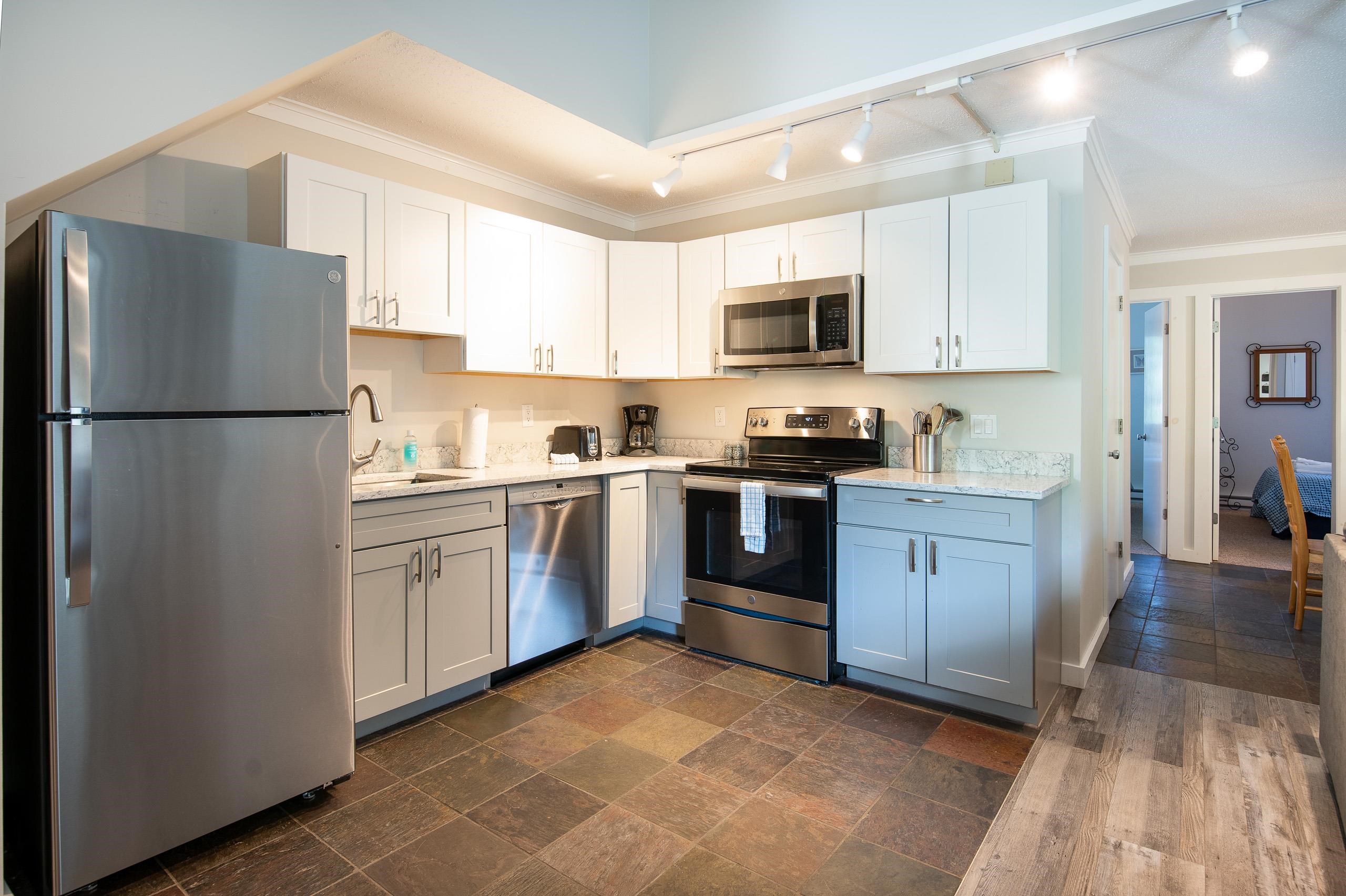 695 East Mountain Road, Unit D8 Killington, VT 05751 - Photo 5 of 23 Gallery Image 5