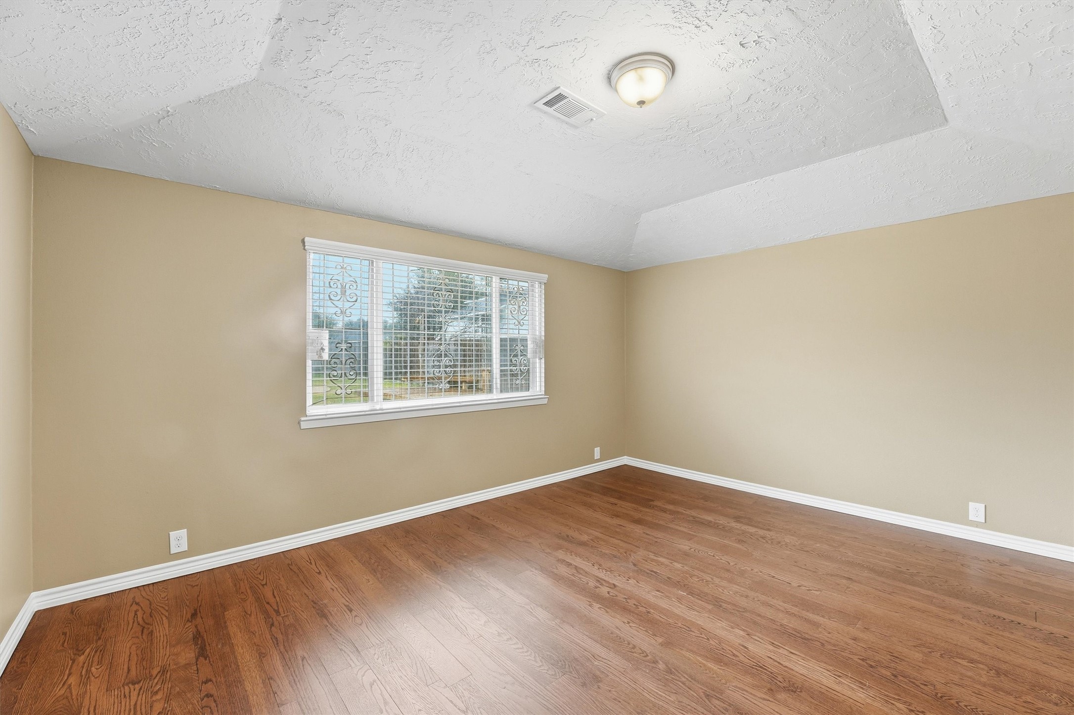 4122 Regency Drive Houston, TX 77045 - Photo 12 of 18