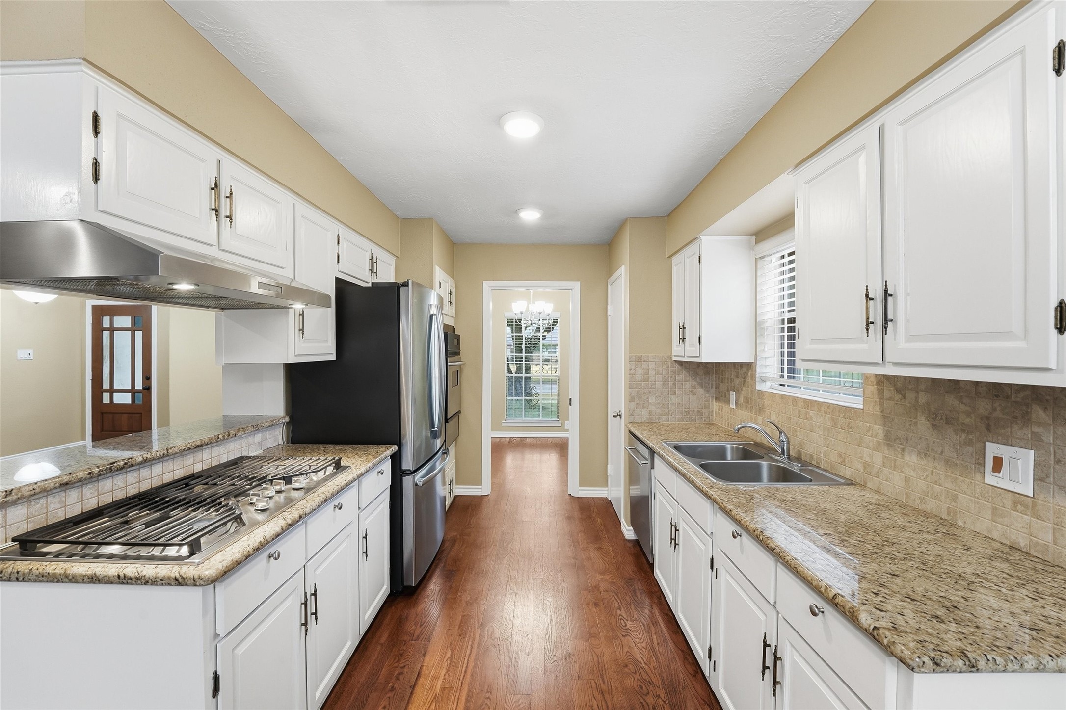 4122 Regency Drive Houston, TX 77045 - Photo 7 of 18