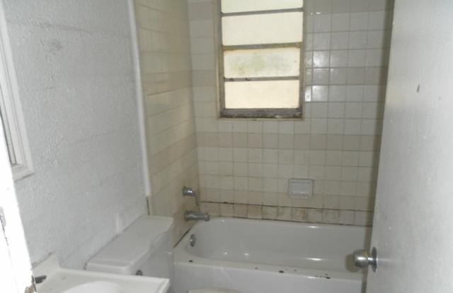 3203 North Ridge Road, Unit 1 Tallahassee, FL 32305 - Photo 3 of 10 Gallery Image 3