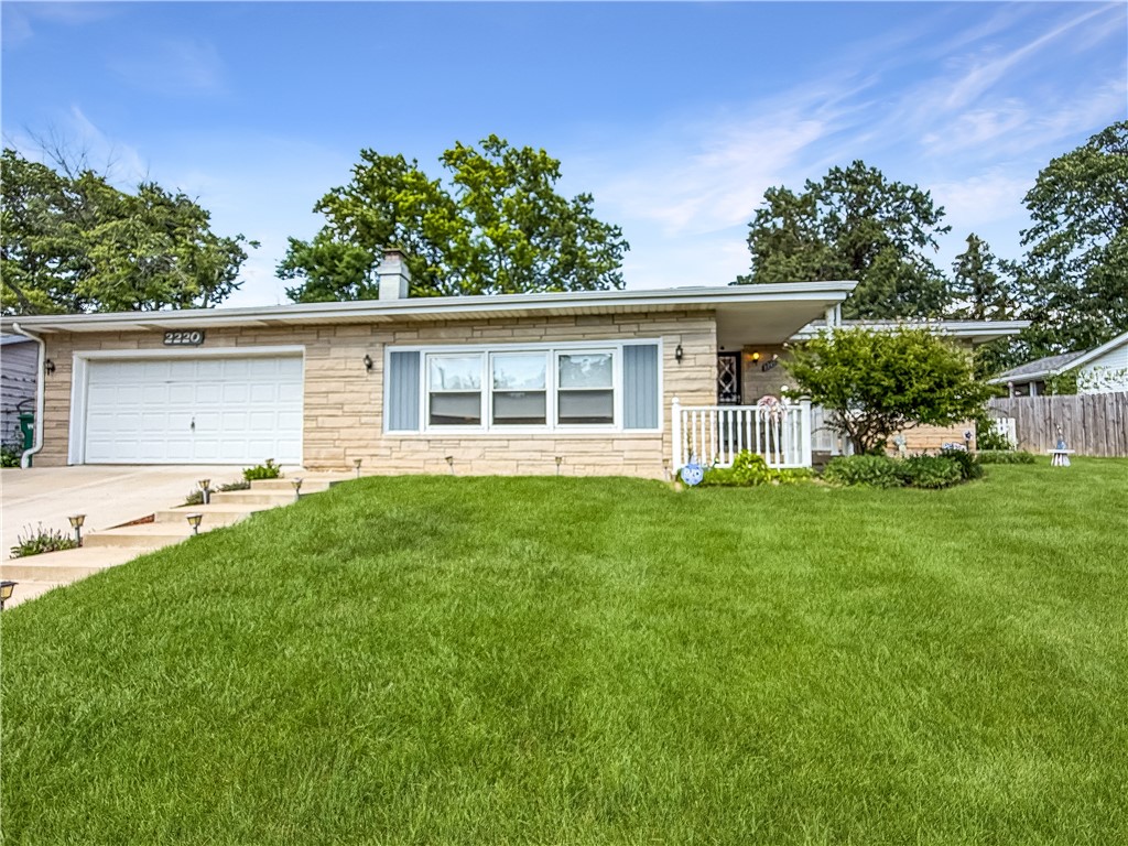 2220 West Ravina Park Road Decatur, IL 62526 - Photo 1 of 36