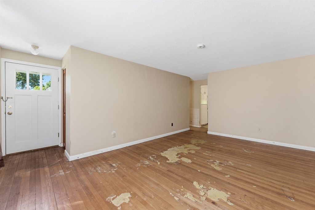 220 West Allen Ridge Road Springfield, MA 01118 - Photo 4 of 42