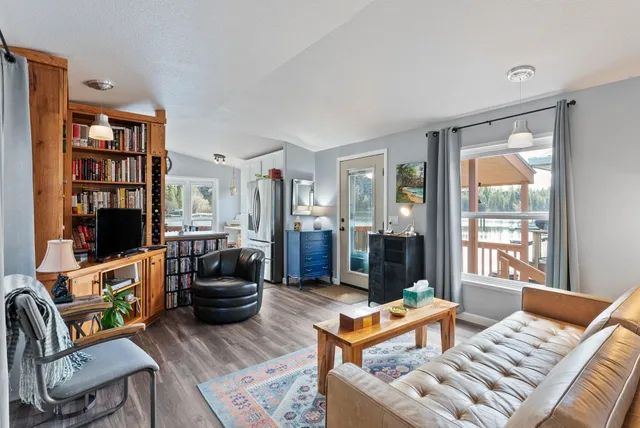 $249,999 | 18617 West Williams Lake Road, Unit 10, Cheney, WA 99004