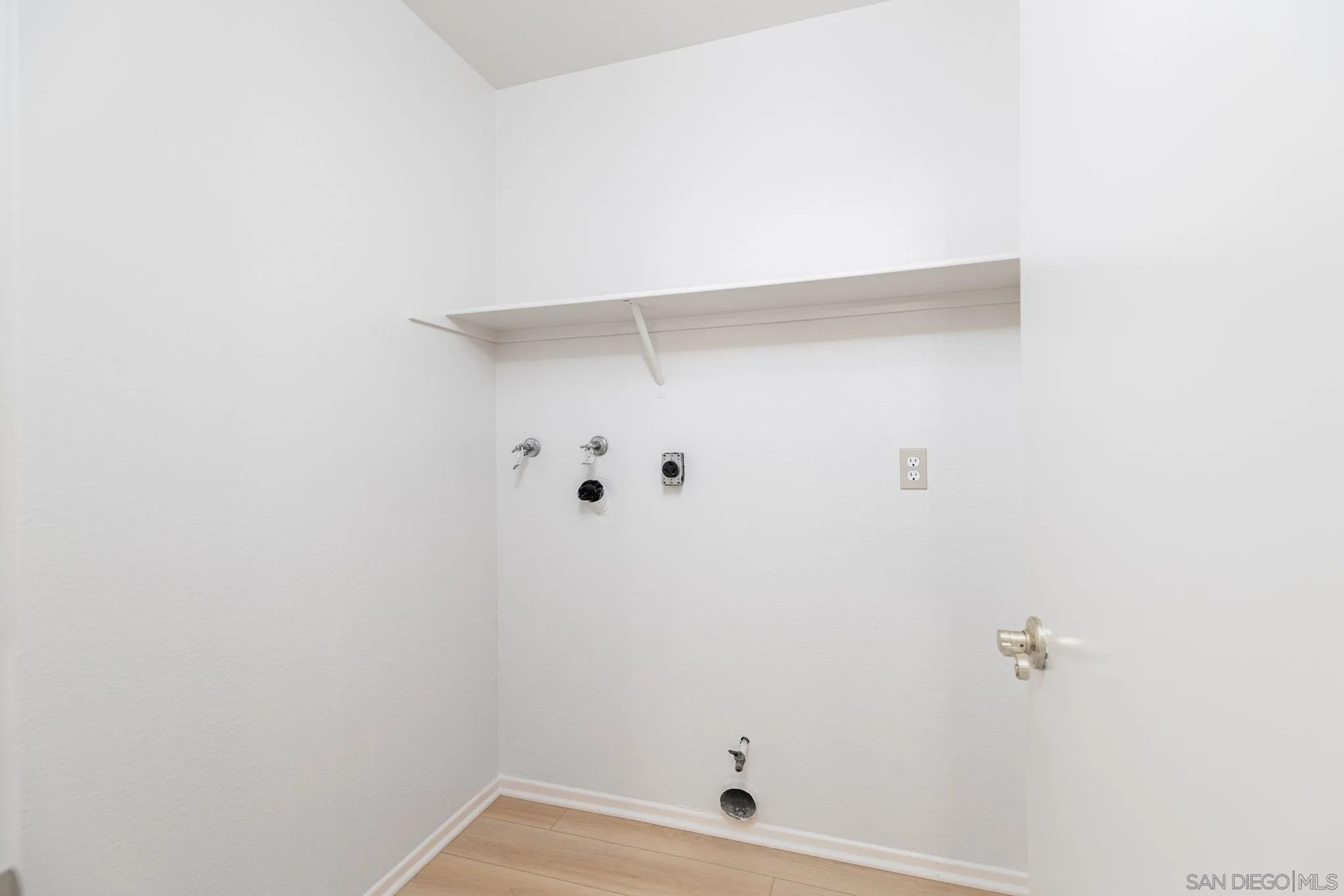 27971 Red Dawn Drive Menifee, CA 92585 - Photo 20 of 42 a view of small space