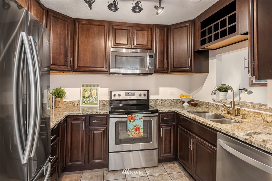 4116 Northeast 6th Place, Unit 3B Renton, WA 98059 - Photo 14 of 26 Gallery Image 14