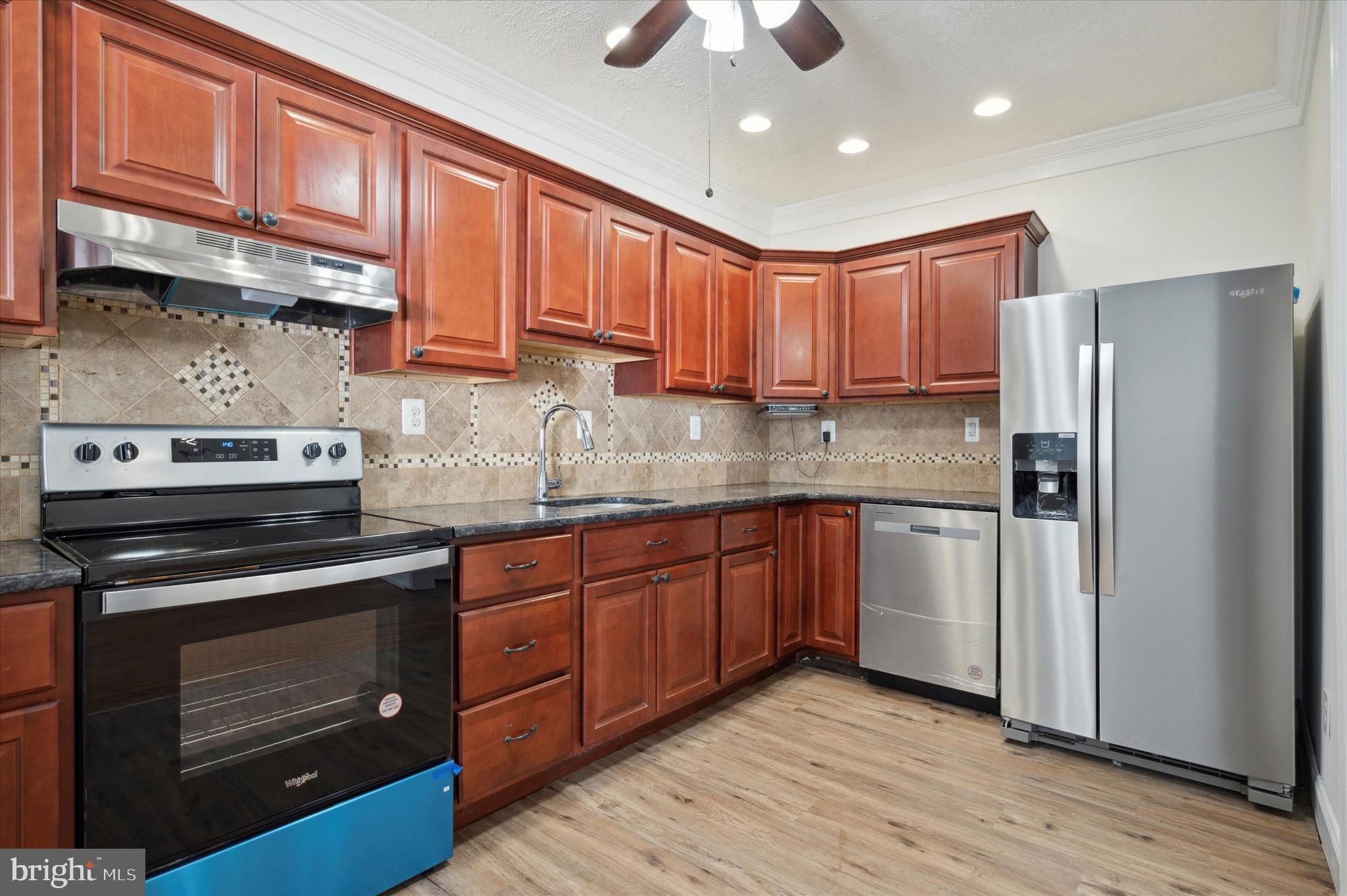 5 Maple Street Marcus Hook, PA 19061 - Photo 1 of 24