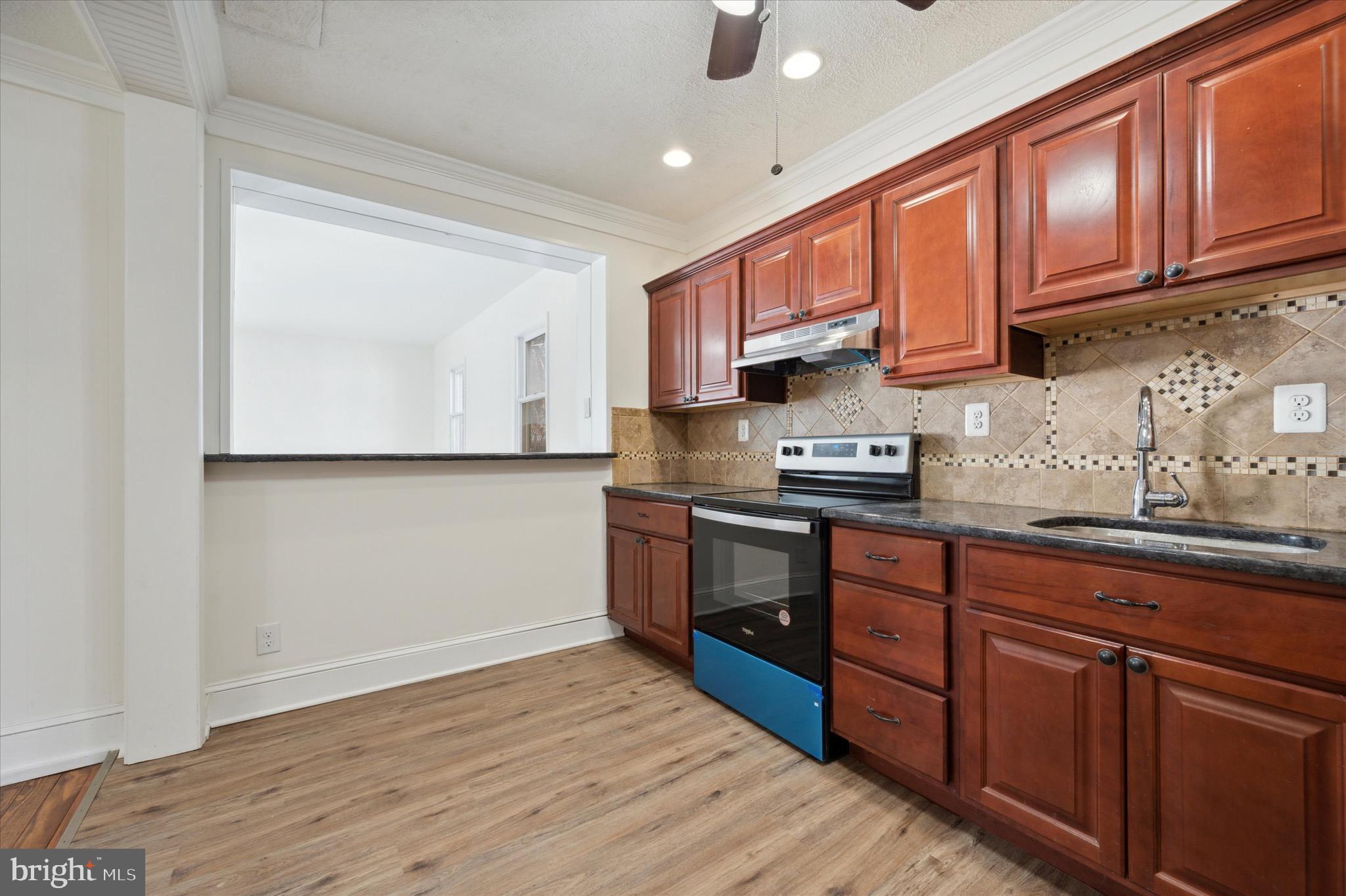 5 Maple Street Marcus Hook, PA 19061 - Photo 5 of 24