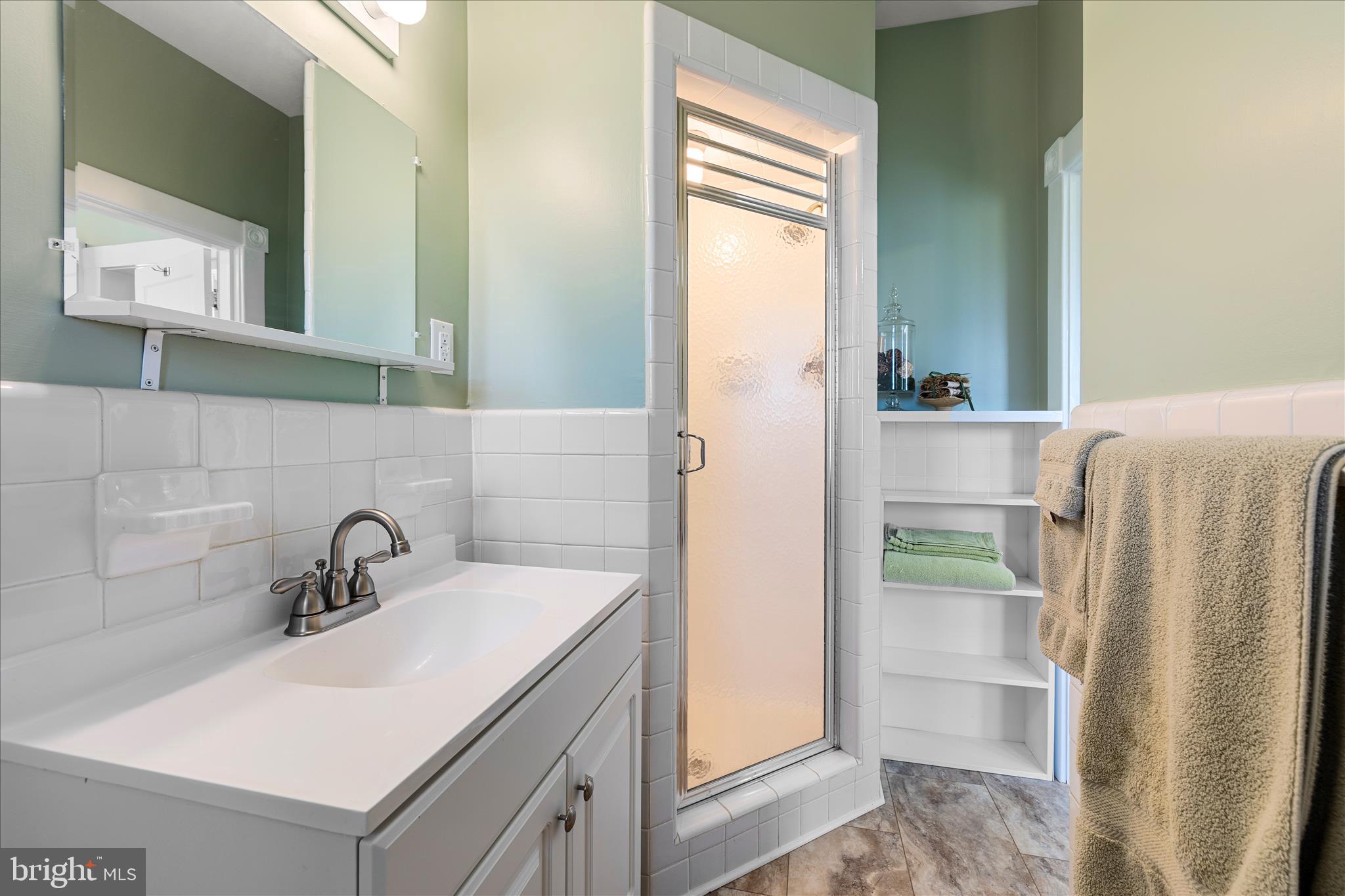 5452 Middle Road Winchester, VA 22602 - Photo 20 of 52 a bathroom with a sink and a mirror