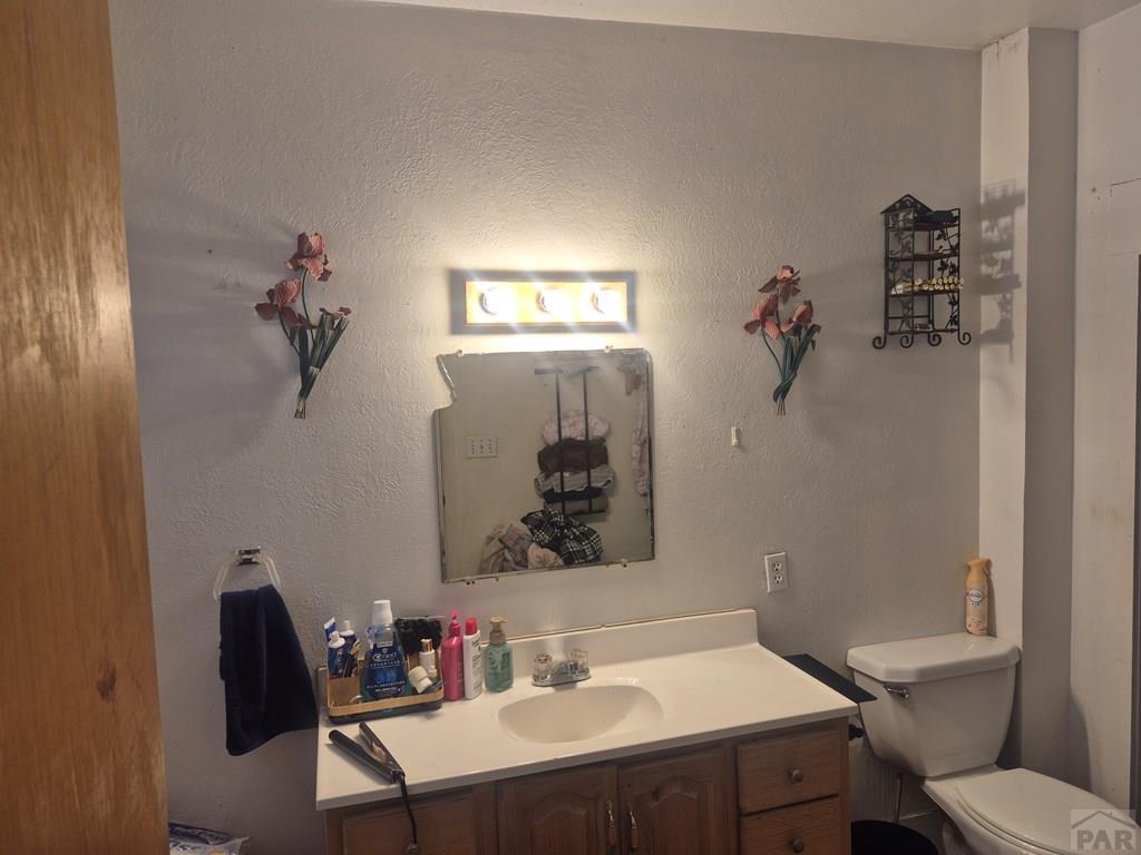 410 Raton Avenue La Junta, CO 81050 - Photo 10 of 23