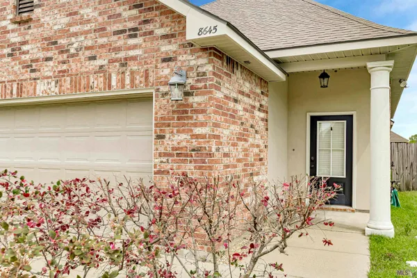 $2,300 | 8645 Abertay Avenue, Baton Rouge, LA 70820