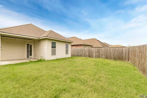 $2,300 | 8645 Abertay Avenue, Baton Rouge, LA 70820