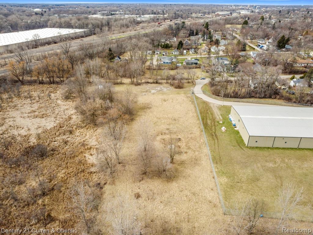 1139 South Dettman Road Jackson, MI 49203 - Photo 6 of 19