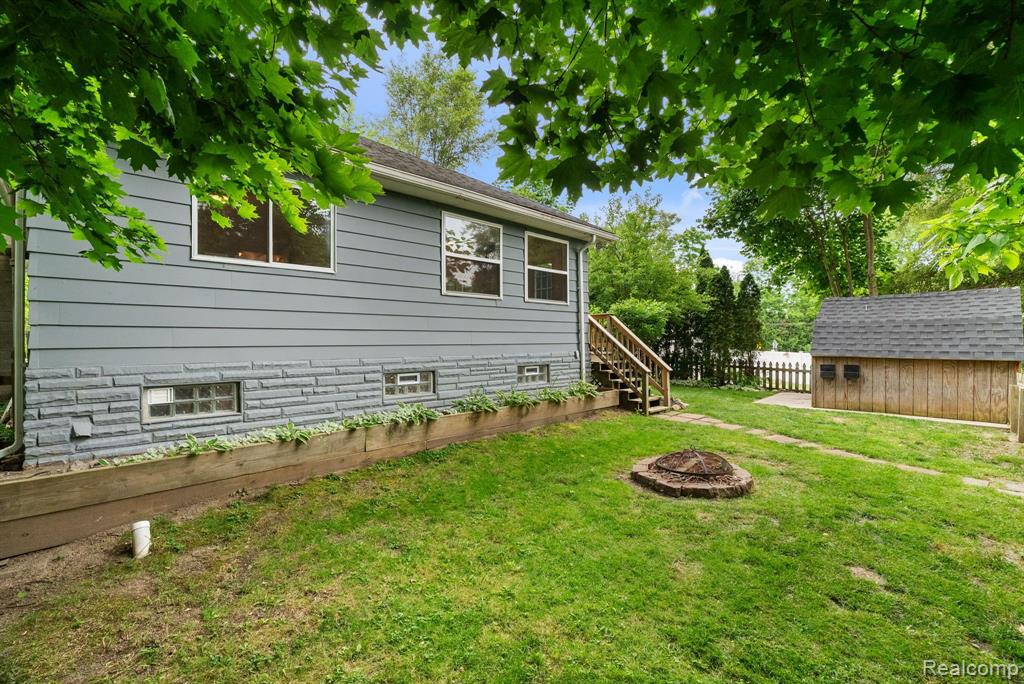 1696 Rochester Road Leonard, MI 48367 - Photo 37 of 42