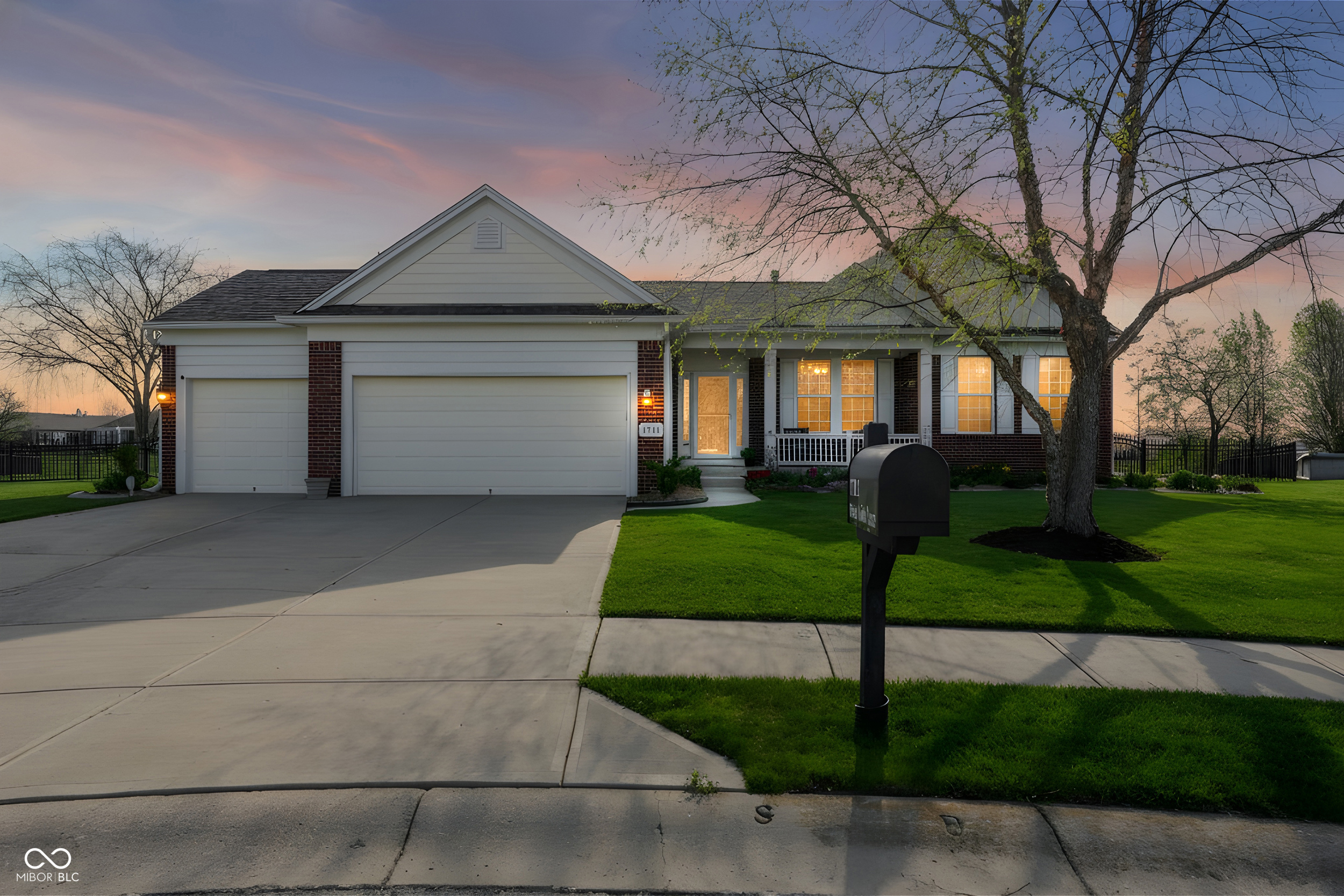1711 Harris Hawk Court Brownsburg, IN 46112 - Photo 2 of 42