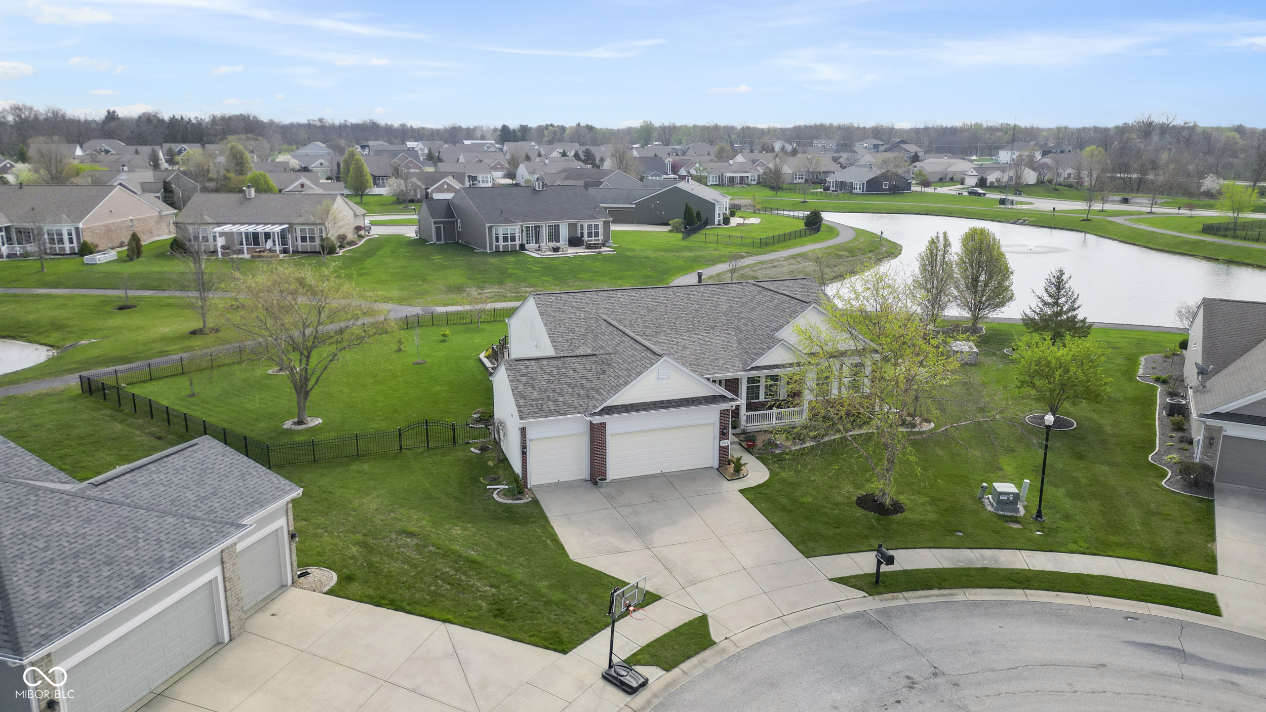 1711 Harris Hawk Court Brownsburg, IN 46112 - Photo 4 of 42
