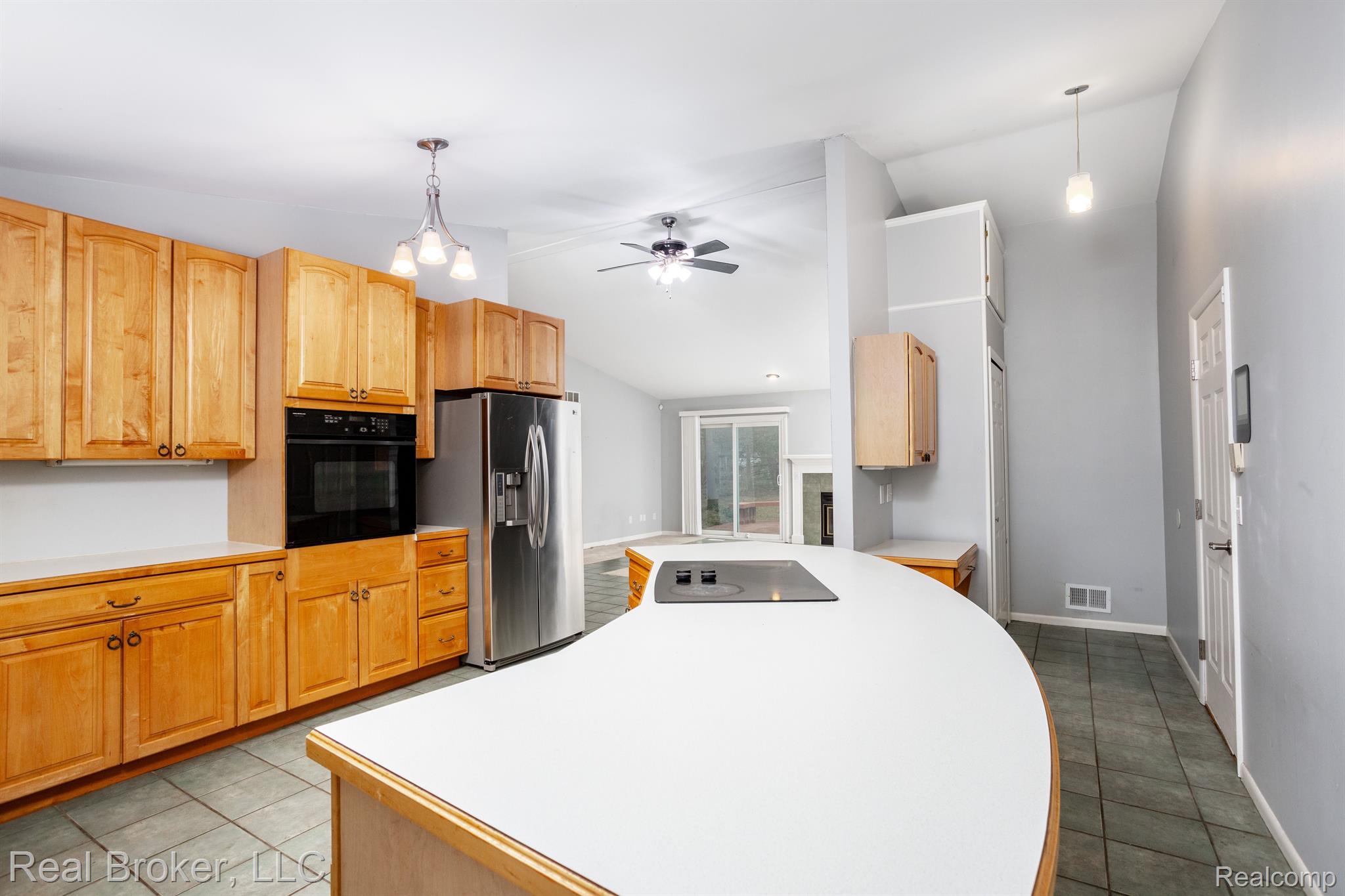 2262 Flanders Drive Rochester, MI 48307 - Photo 11 of 38 Gallery Image 11