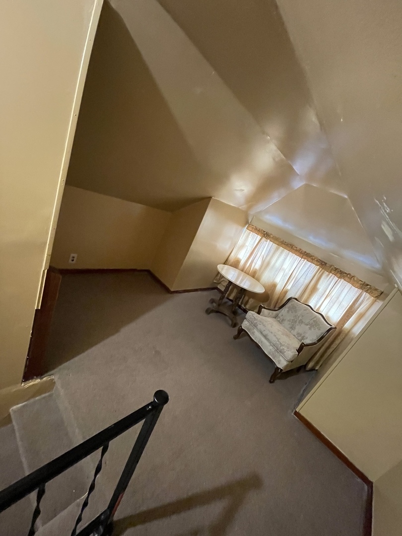 9309 South Ada Street Chicago, IL 60620 - Photo 35 of 39 a view of entryway