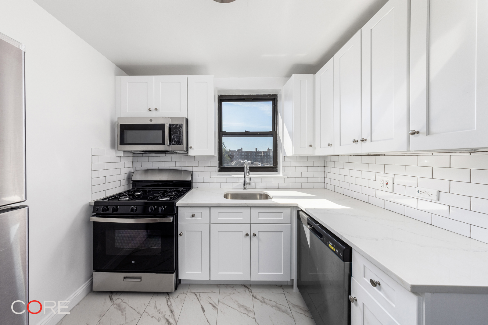 88-10 34th Avenue, Unit 5L Queens, NY 11372 - Photo 3 of 10