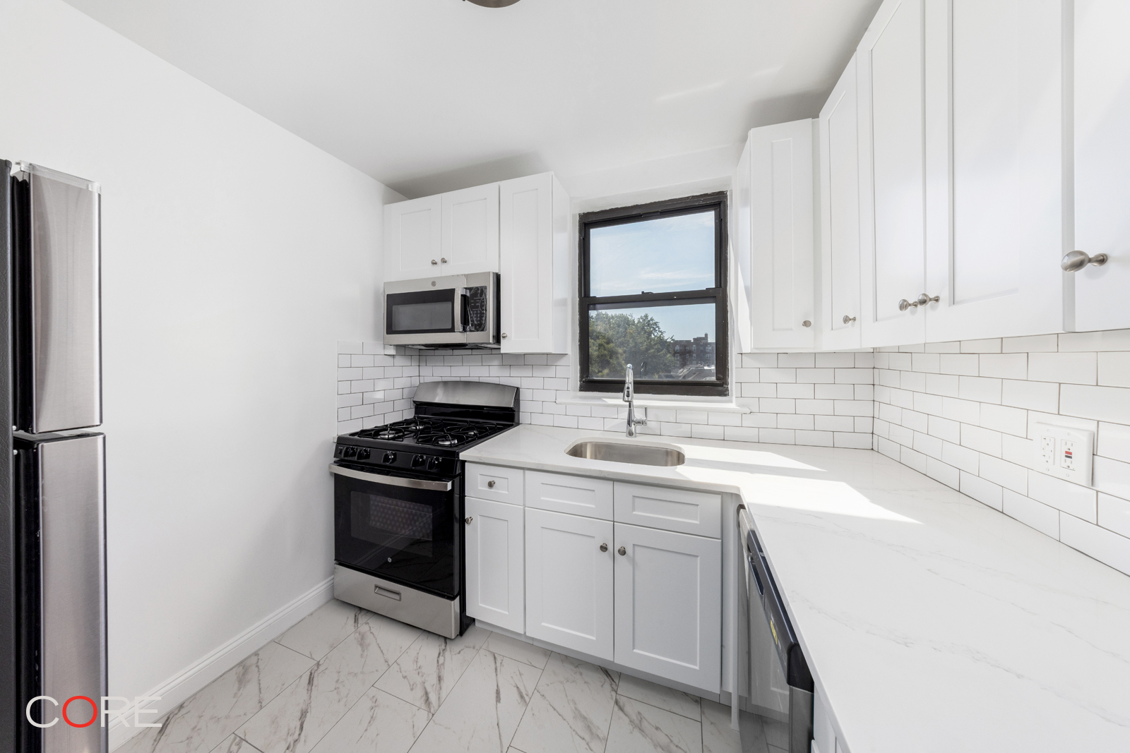 88-10 34th Avenue, Unit 5L Queens, NY 11372 - Photo 4 of 10