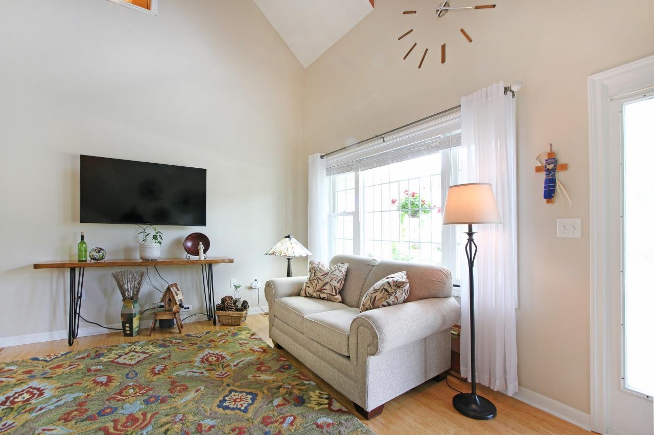 8 Royal Lane, Unit 22 Raymond, NH 03077 - Photo 4 of 60