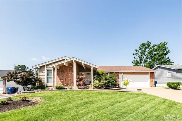 $399,900 | 2016 Brutus Court, Fenton, MO 63026