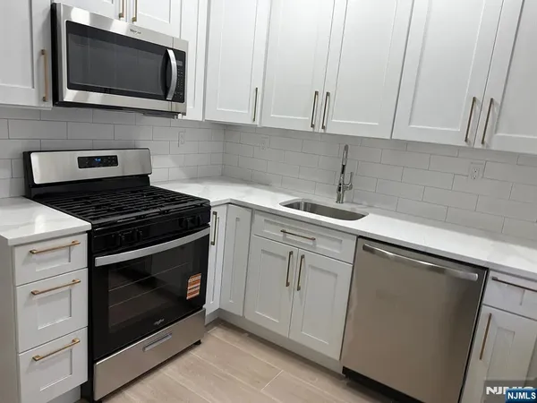 $2,650 | 269 Desoto Place, Fairview, NJ 07022