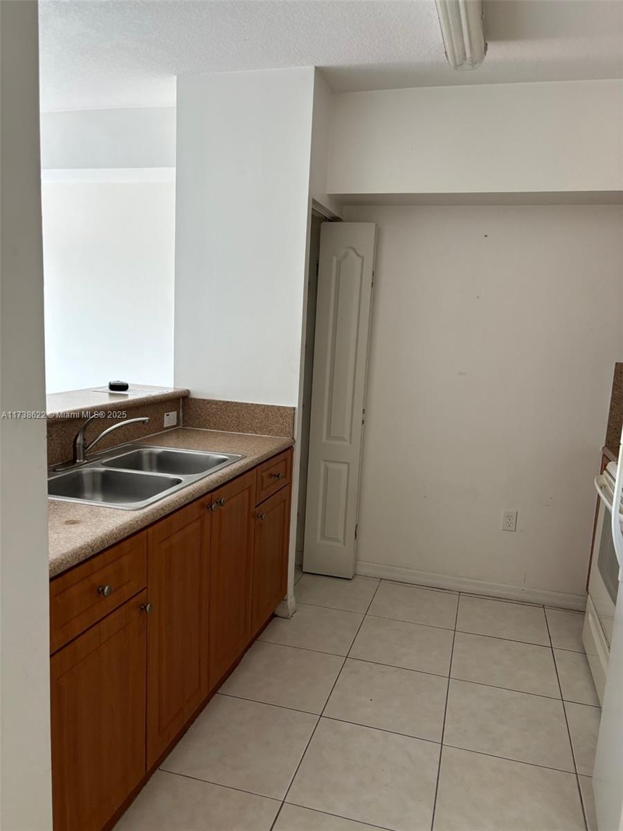 West Flagler Miami, FL 33125 - Photo 11 of 11