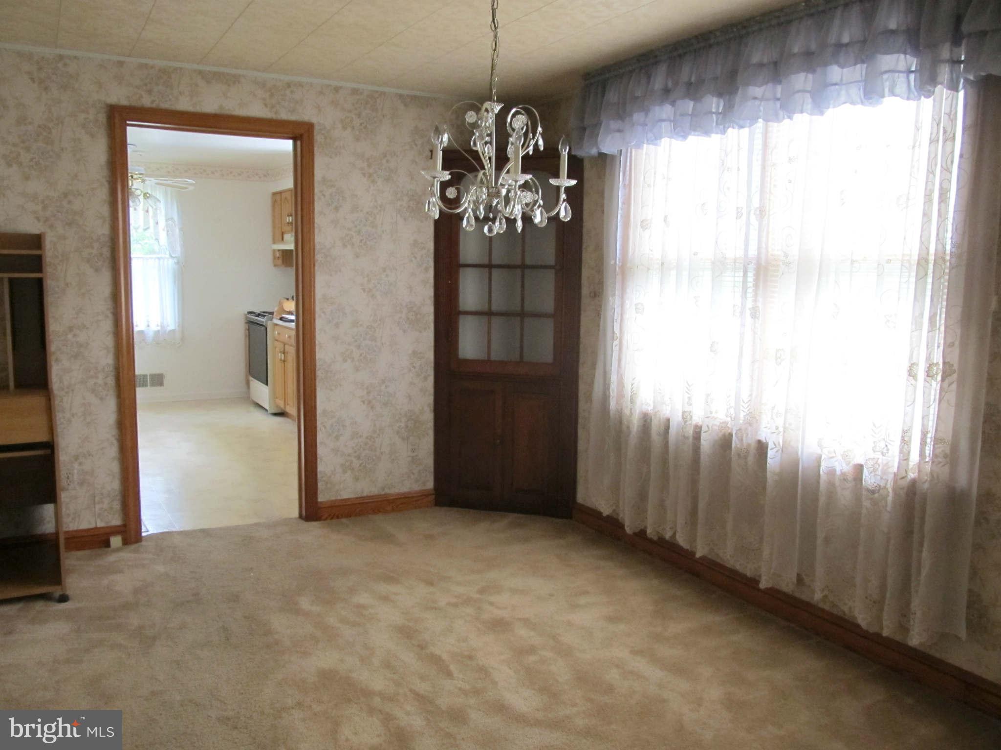 520 Shipley Road Linthicum Heights, MD 21090 - Photo 4 of 15 Dining Room